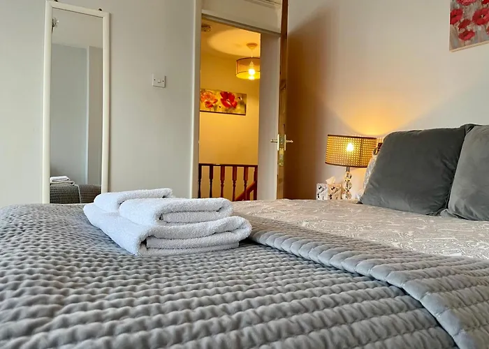 Somers House - Pet Friendly & Parking