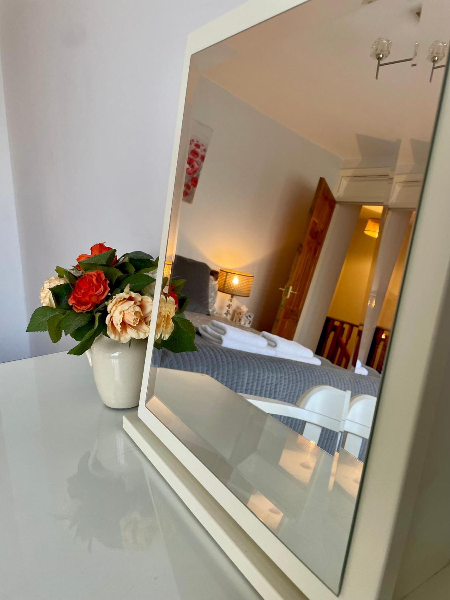 Somers House - Pet Friendly & Parking Сasa de vacaciones *